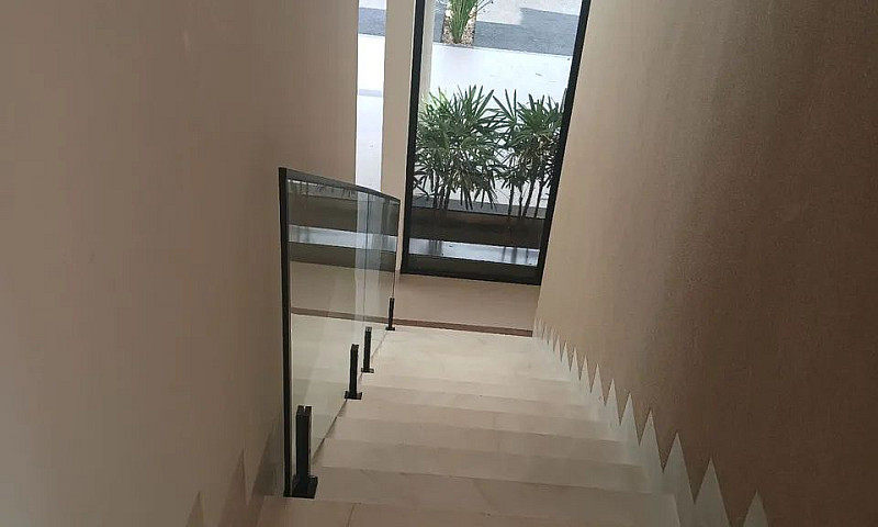 Casa Alto Padrao Con...