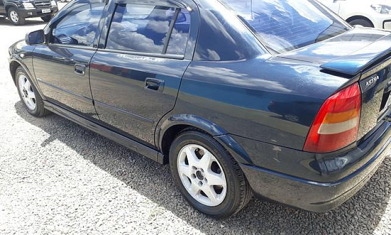 Astra Sedan 2.0 2001...