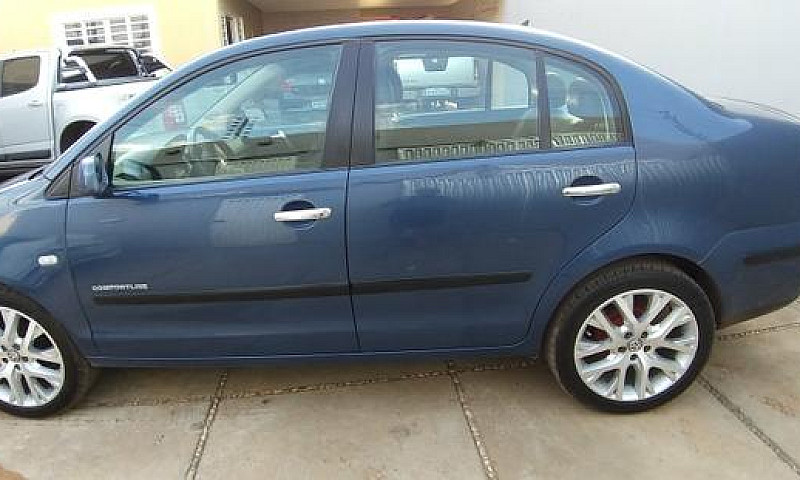 Vendo Polo Sedan 200...