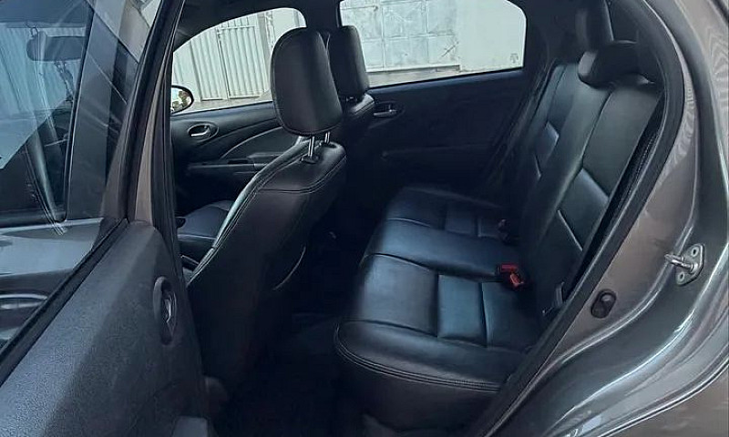 Toyota Etios X 1.3 F...