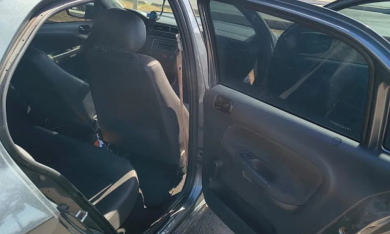 Volkswagen Voyage 1....