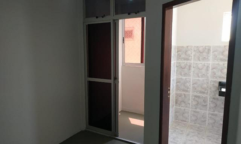 Apto Dois Quartos Um...