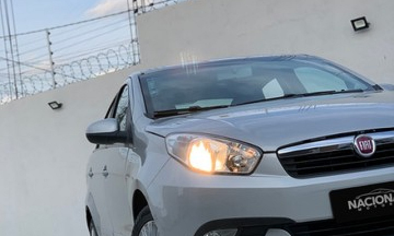 Fiat Siena Essence 1...