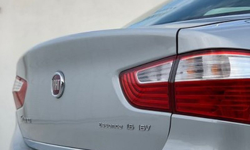 Fiat Siena Essence 1...