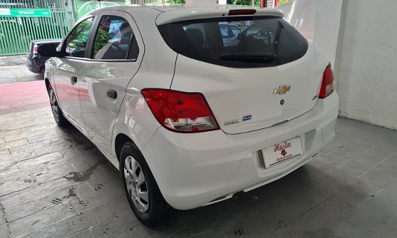 Chevrolet Onix Joy 1...