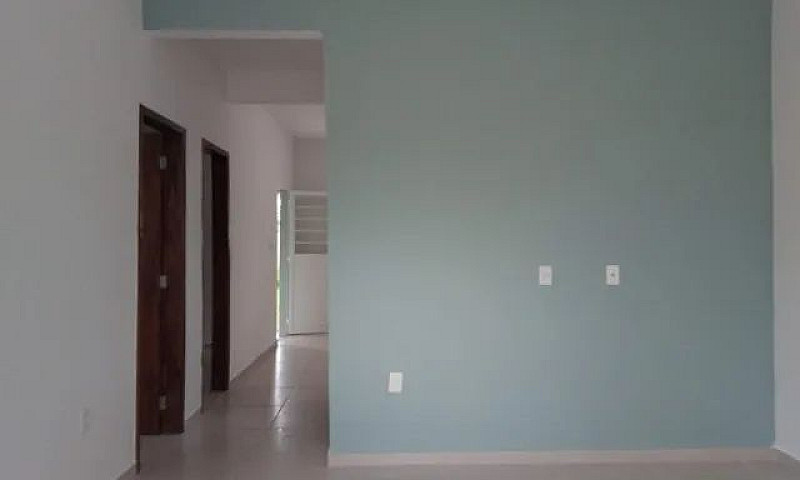 Aluga-Se Casa Ampla ...