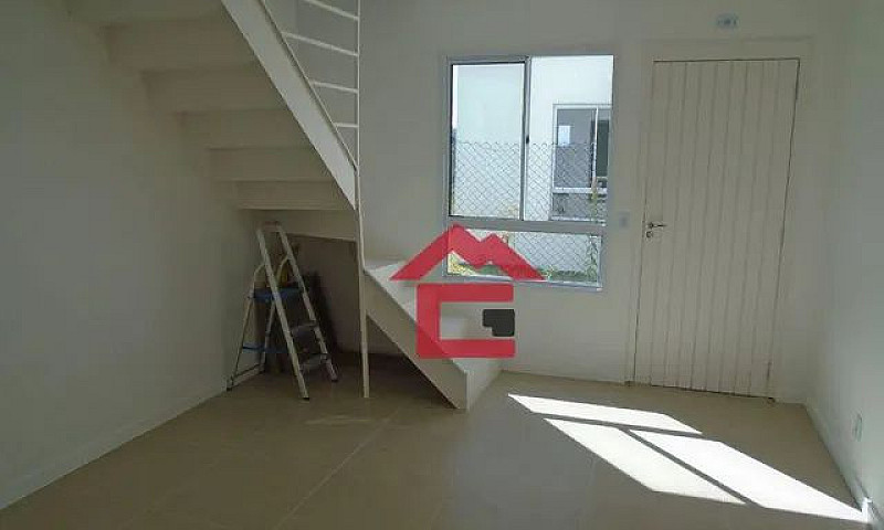 Casa Com 2 Dormitóri...