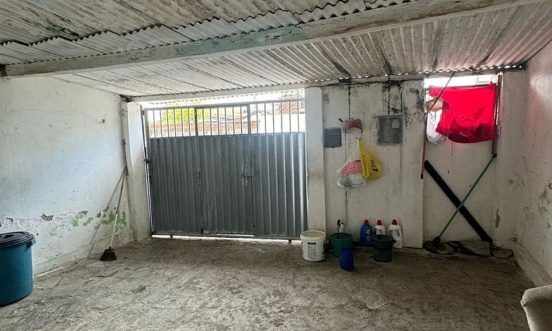 Vende-Se Casa Em Bay...