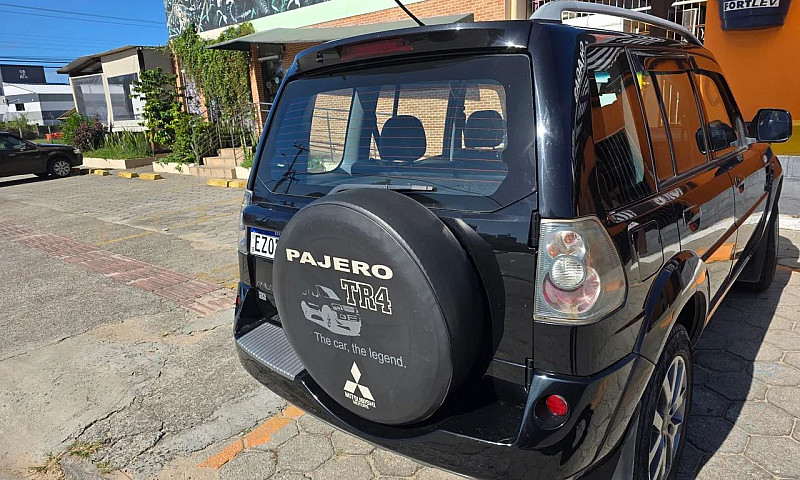 Mitsubishi Pajero Tr...