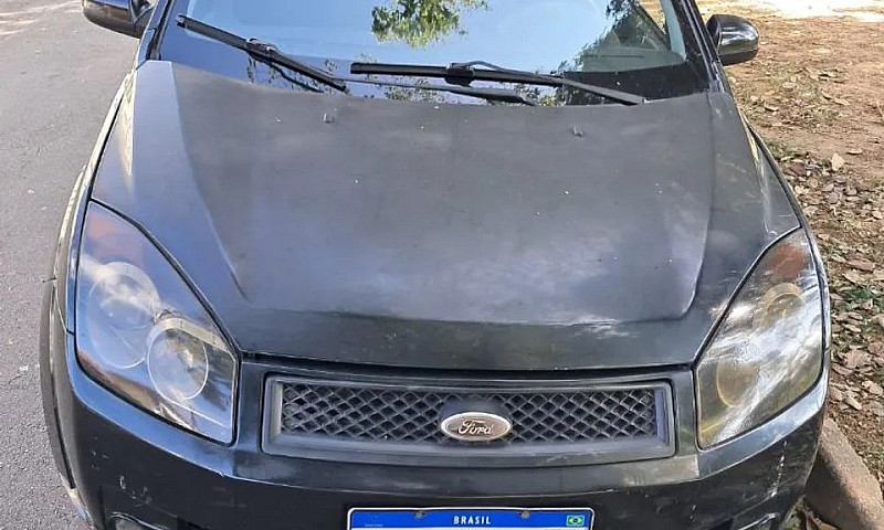 Ford Fiesta Sedan 1....