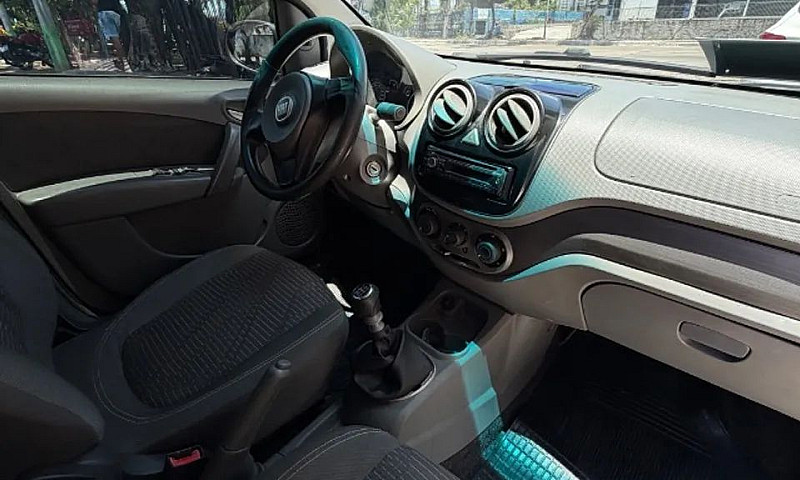 Fiat Palio Attractiv...