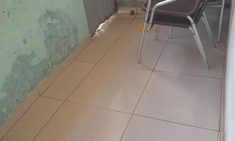 ? Vende-Se Casa De P...