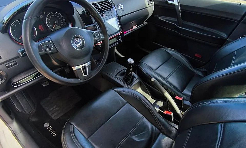 Volkswagen Polo Sed....