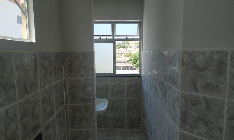 Apto Dois Quartos Um...