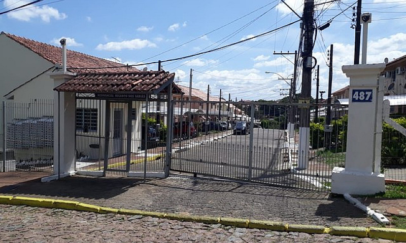 Sobrado No Centro De...