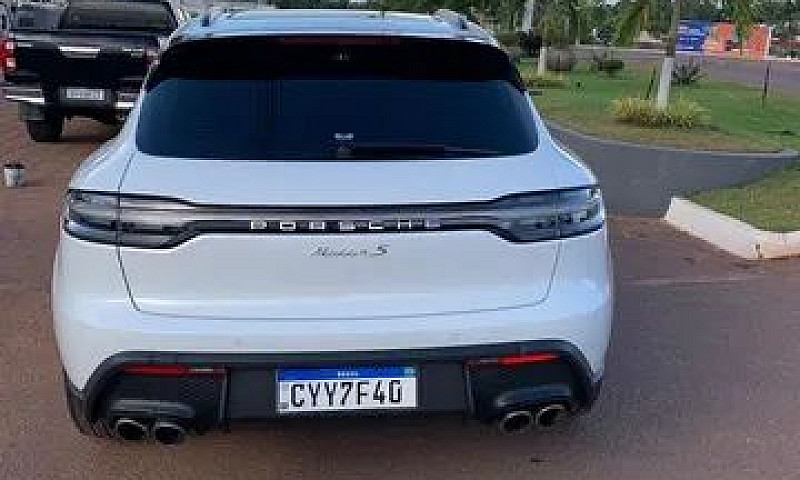 Porsche Macan S...