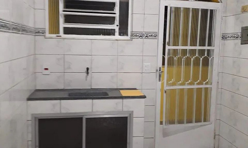Aluga-Se Excelente C...