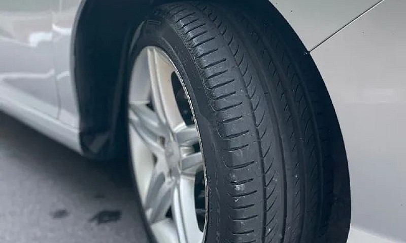 Peugeot 408 Sedan Gr...