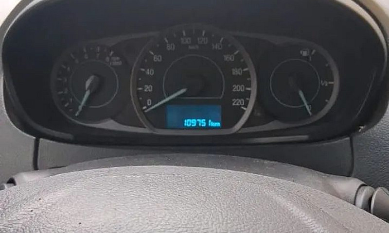 Ford Ka+ Sedan 1.0 T...