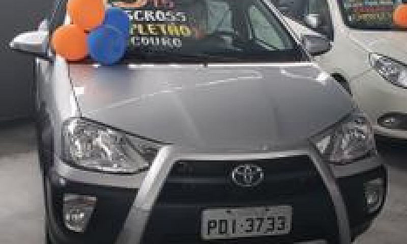 Toyota Etios Cross 1...