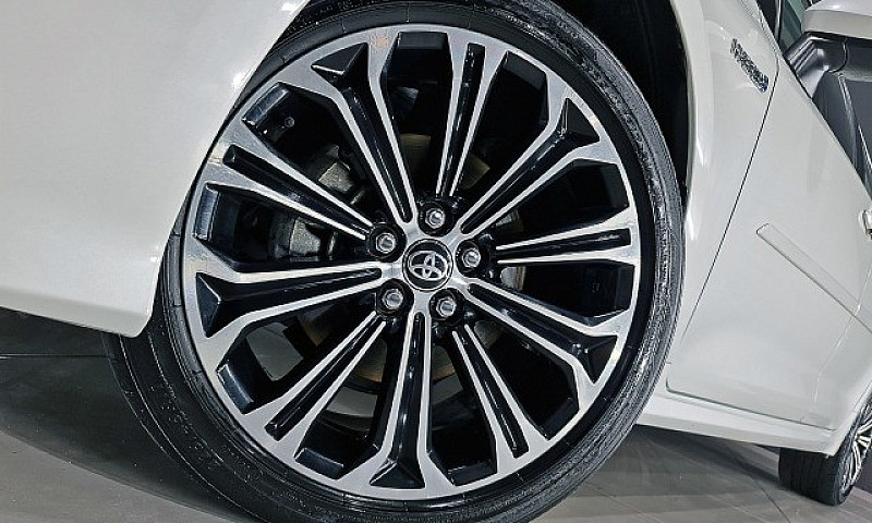 Toyota Corolla Altis...