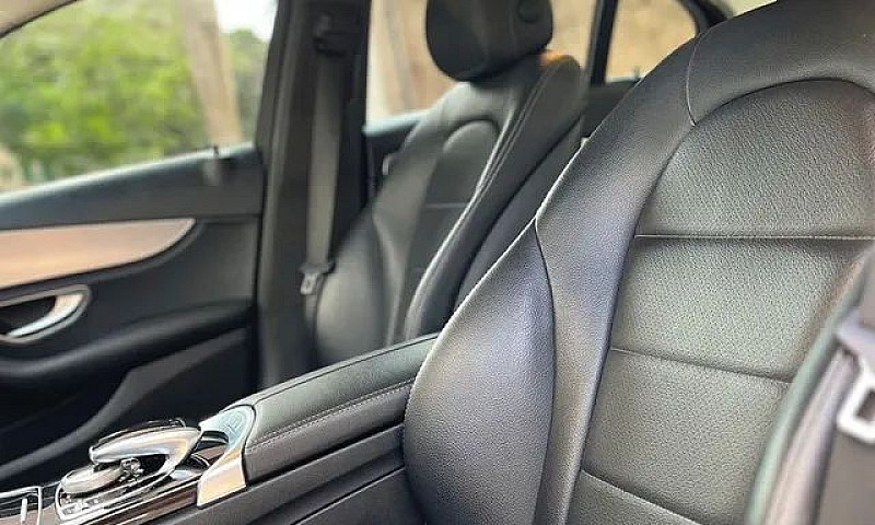 Vendo Mercedes C-180...