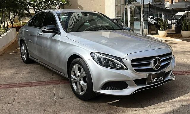 Vendo Mercedes C-180...