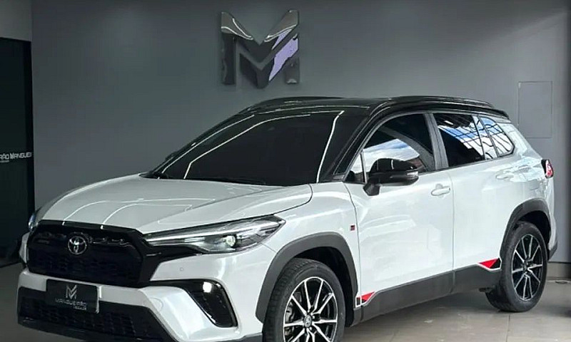 Toyota Corolla Cross...