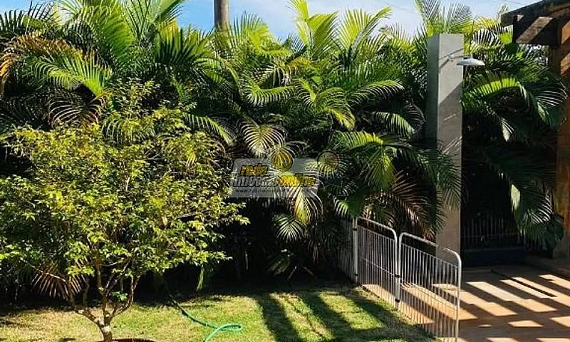 Casa Com 3 Dormitóri...