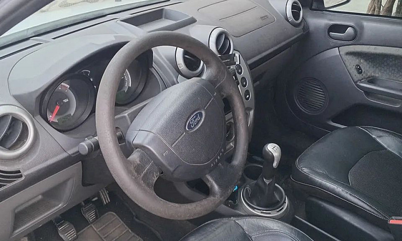 Ford Fiesta S 1.0 8V...