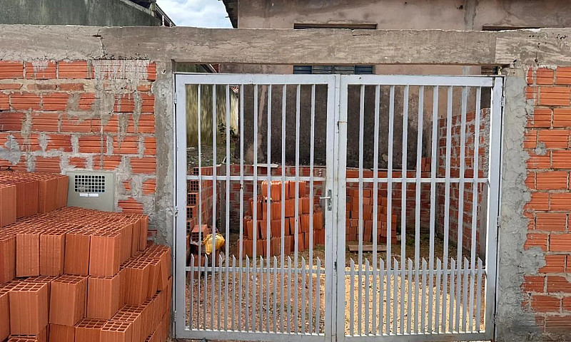 Casa Meio Terreno ...