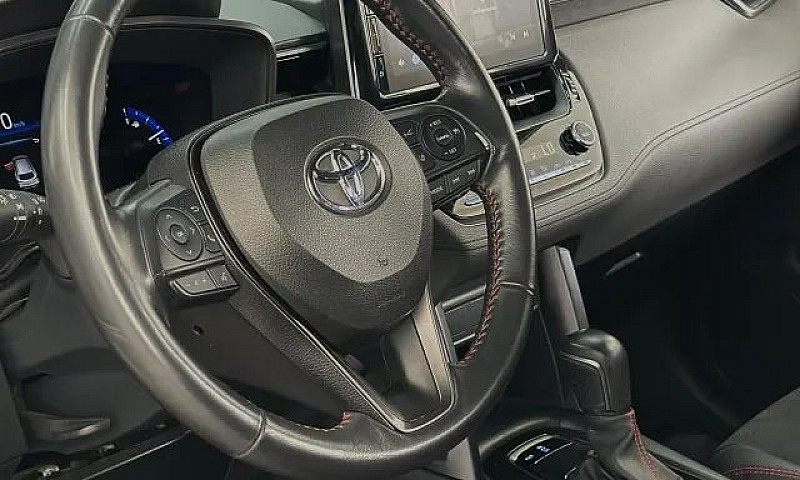 Toyota Corolla Cross...