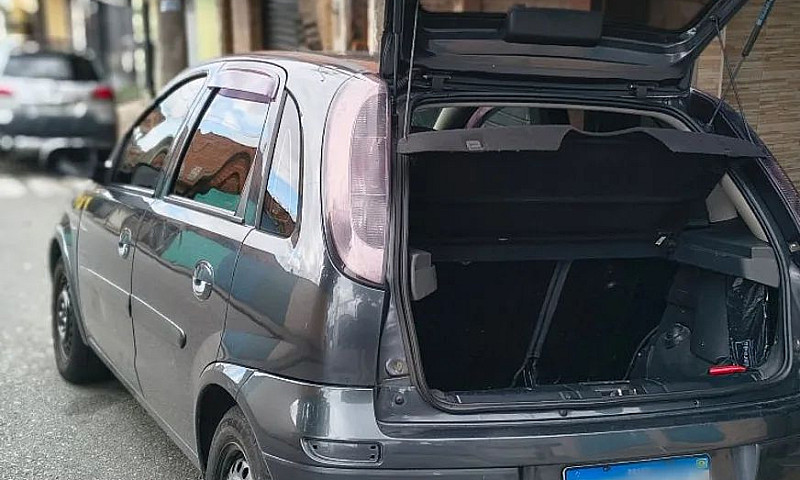 Chevrolet Corsa Hat....