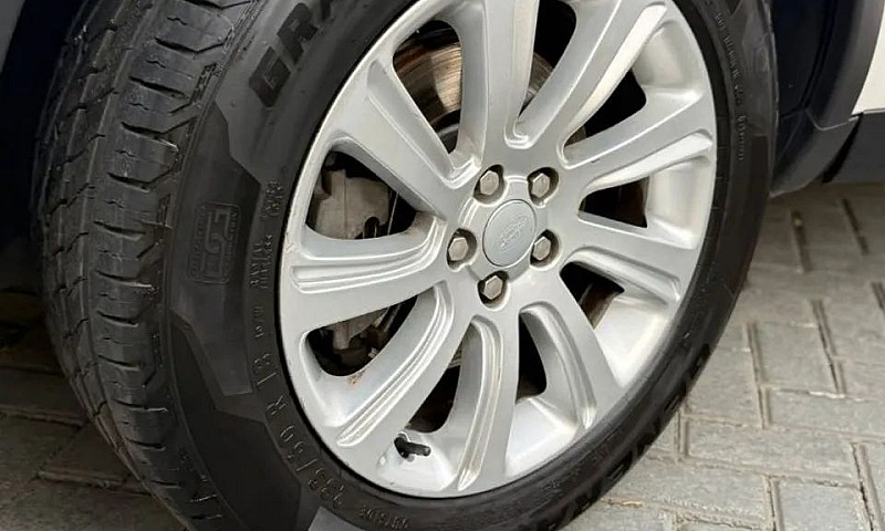 Land Rover Discovery...