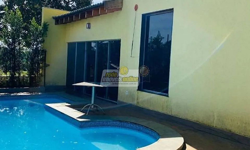 Casa Com 3 Dormitóri...