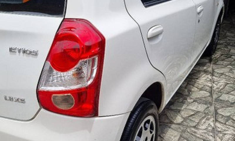 Etios Hatch Xs 1.3 2...