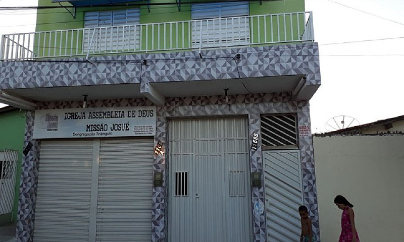 Aluga-Se Um Sobrado ...
