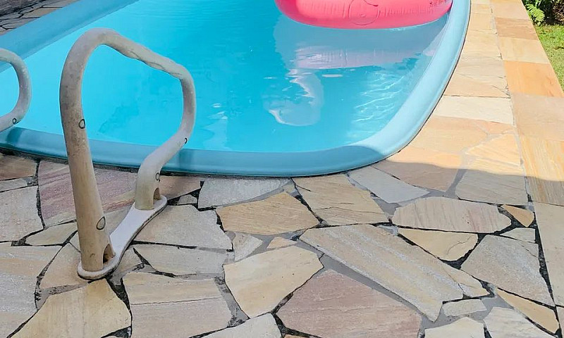 Casa Com Piscina Gra...