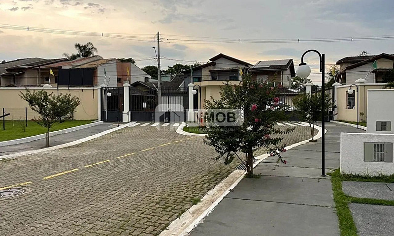 Casa Em Condomínio P...