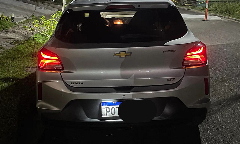 Chevrolet Onix Hatch...