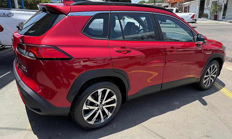 Toyota Corolla Cross...