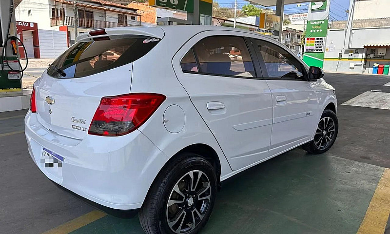 Chevrolet Onix Hatch...