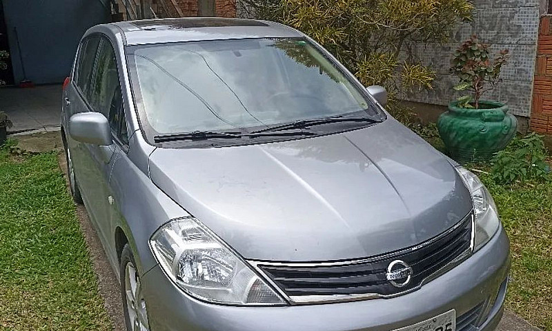 Nissan Tiida Sl 1.8/...