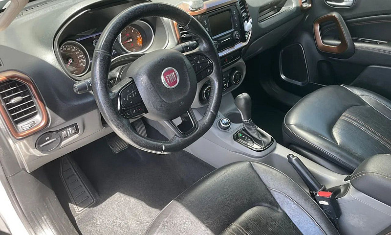Fiat Toro Volcano 2....