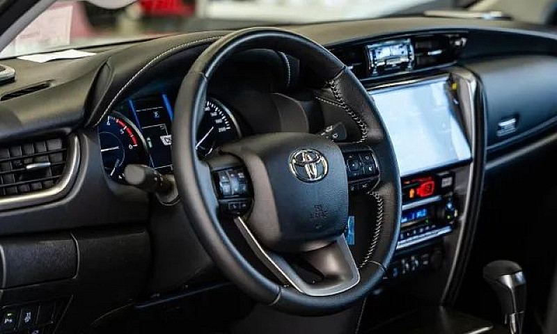 Toyota Hilux Sw4 Srx...