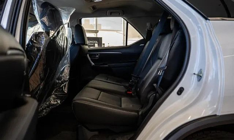 Toyota Hilux Sw4 Srx...