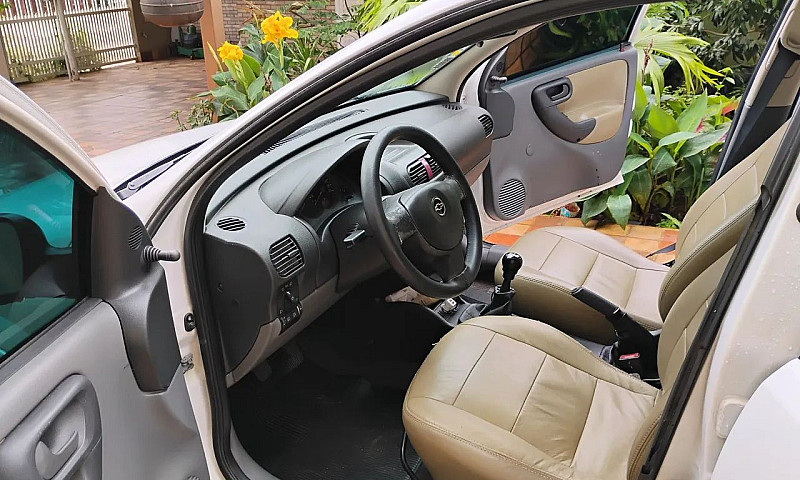 Chevrolet Corsa Hatc...