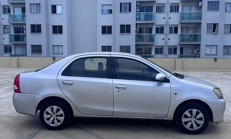 Toyota Etios Xs Seda...