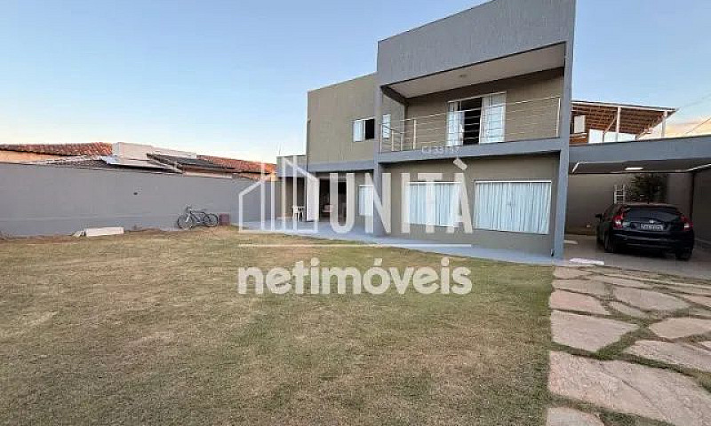 Casa 4 Quartos Para ...