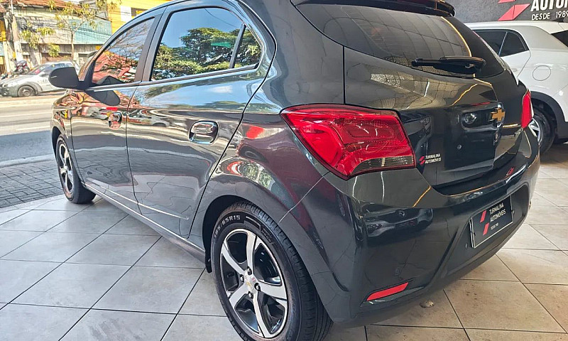 Chevrolet Onix Hatch...
